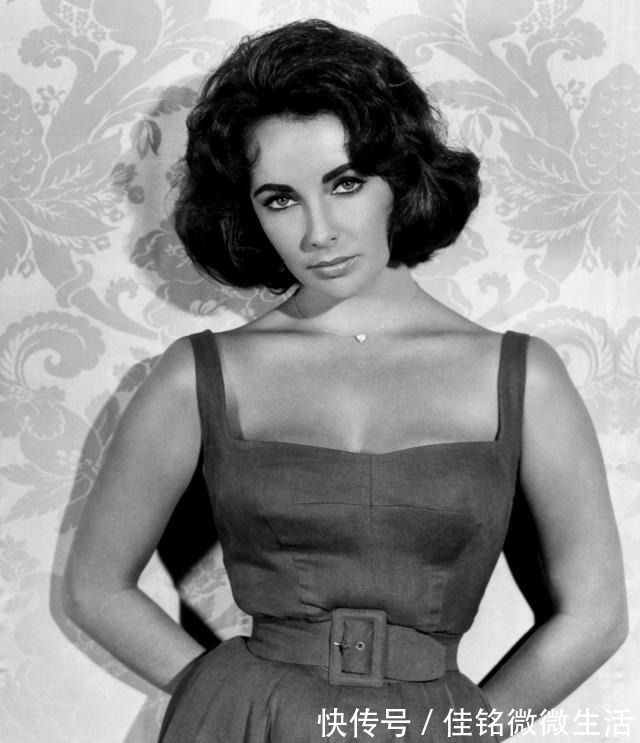 祖母绿 自带服装拍戏不算什么,泰勒拍电影自备珠宝,给剧组省了好多经费!