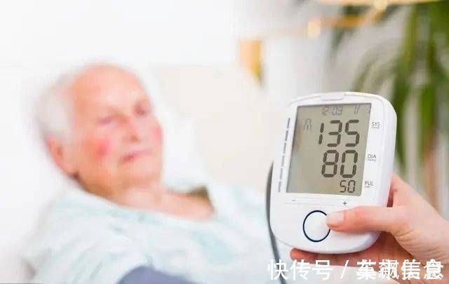 并发症|糖尿病者,身体出现4种表现,或是尿毒症“找上门”,莫忽视