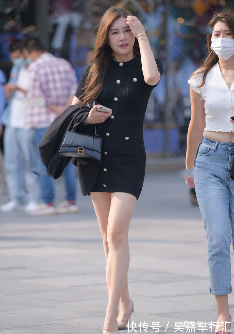 小姐姐 黑色小香风连衣裙,前面排扣设计,淑女感十足