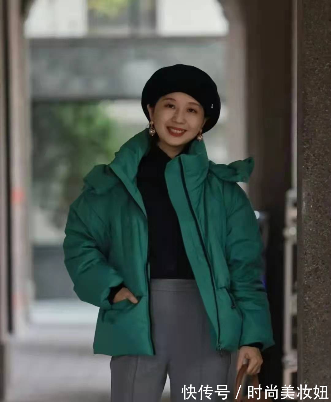 博主|这才是50岁女人的冬季穿搭,这些羽绒服搭配保暖减龄,值得借鉴
