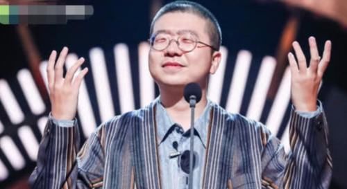 吐槽大会要用提词器,是害怕嘉宾乱说话,就连李诞也会看