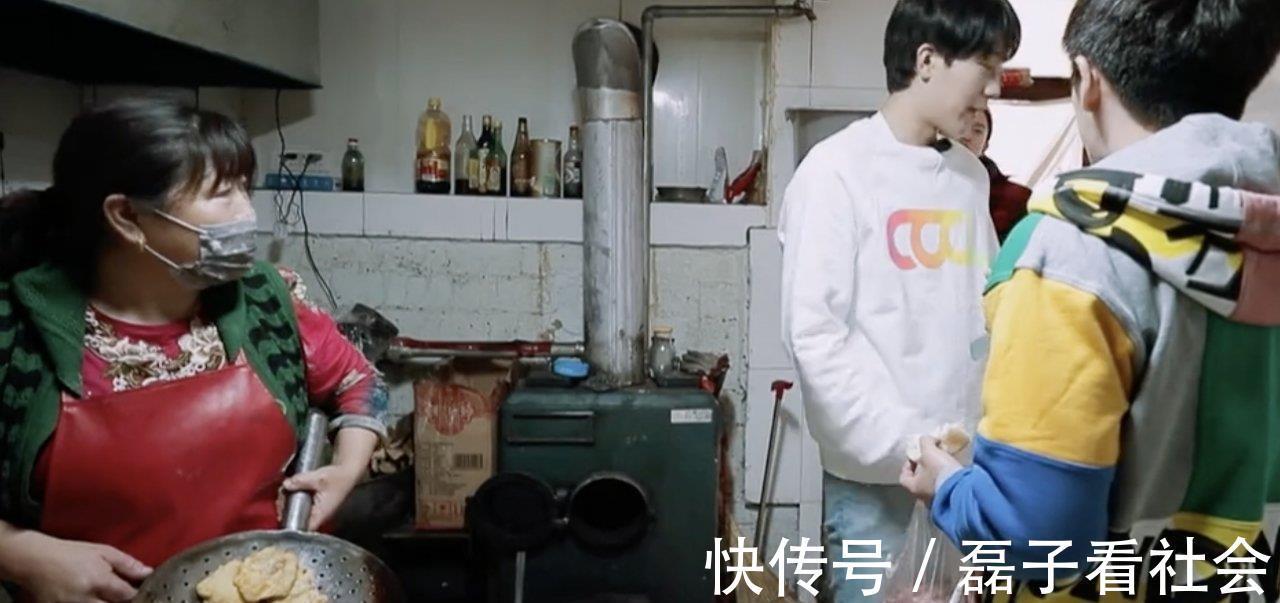 沈月|王俊凯和易烊千玺强势出镜《亲爱的客栈》,还登上热搜,真有面子