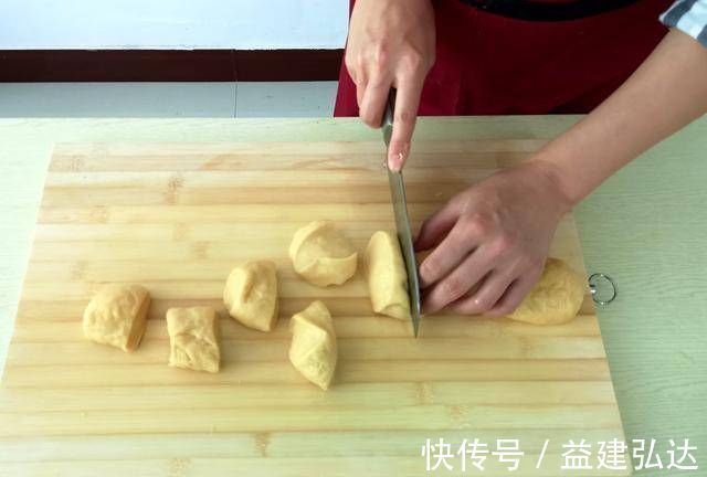 豆沙馅|1碗面粉4个鸡蛋,不用烤箱,教你用平底锅做面包,比蛋糕还好吃