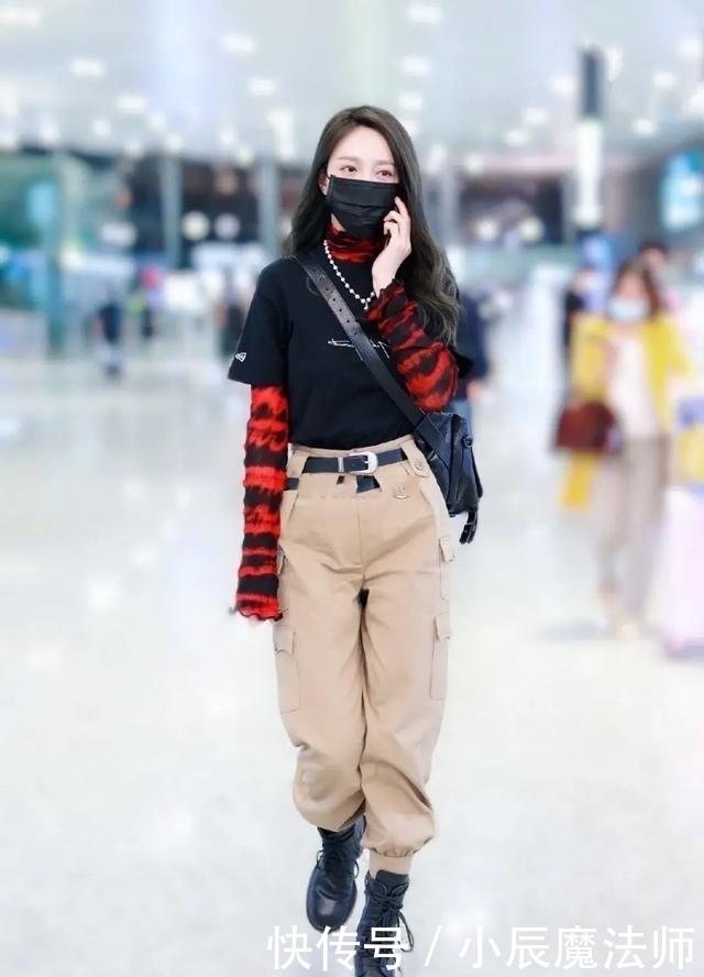 显得|路人街拍,姐妹选择白色一字肩,显得人很精致