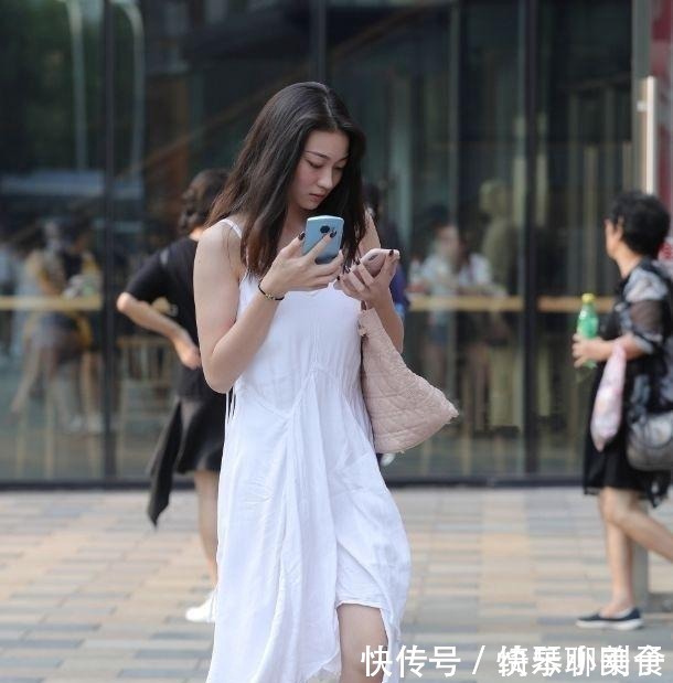 马丁靴|立体精美的连衣裙装扮复古感十足,款式多样又时尚,彰显魅力