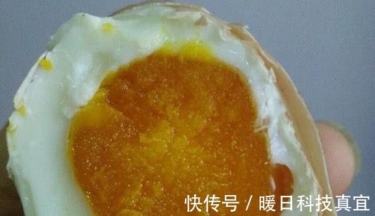 咸鸡蛋|70岁老奶奶教大家腌鸡蛋, 鸡蛋个个流油又起沙, 原来就差这一步