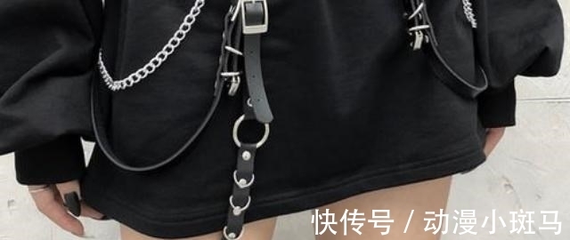 女孩子|现实中与动漫里面常见到女生腿上系根带子,有什么深层含义呢?