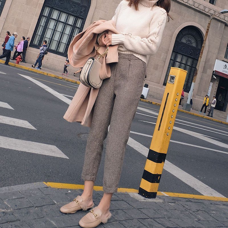 时尚 毛衣下面怎么穿学学下图女人这么搭配,脱掉大衣也不尴尬