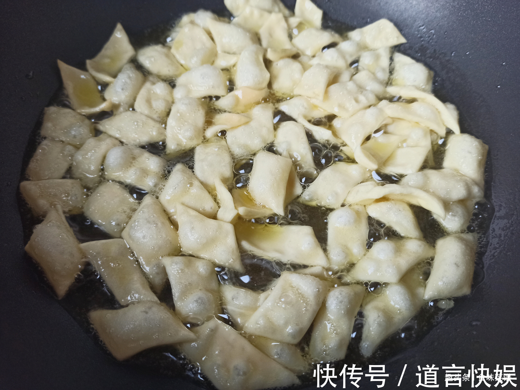 超好吃的挂霜小零食,超市卖10元1斤,教你在家做,成本只要2块钱