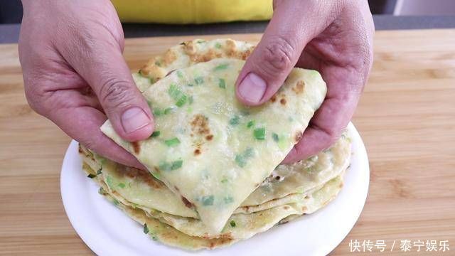 外婆用了40年烙饼做法,柔软多层,凉了不发硬,学会给家人露一手