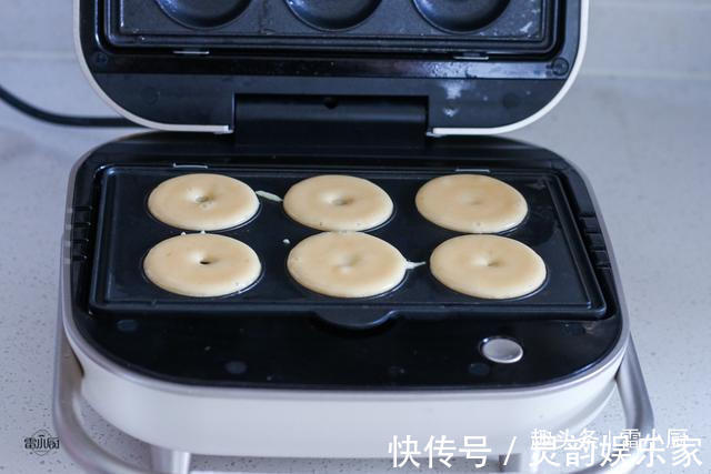 我给女儿做的早餐，5分钟上桌，10分钟光盘，松软香甜，一口一个