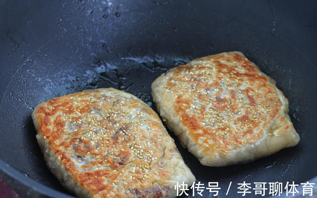 十分钟搞定，不用揉面就能做出香酥美味的大肉饼，孩子一口气吃俩