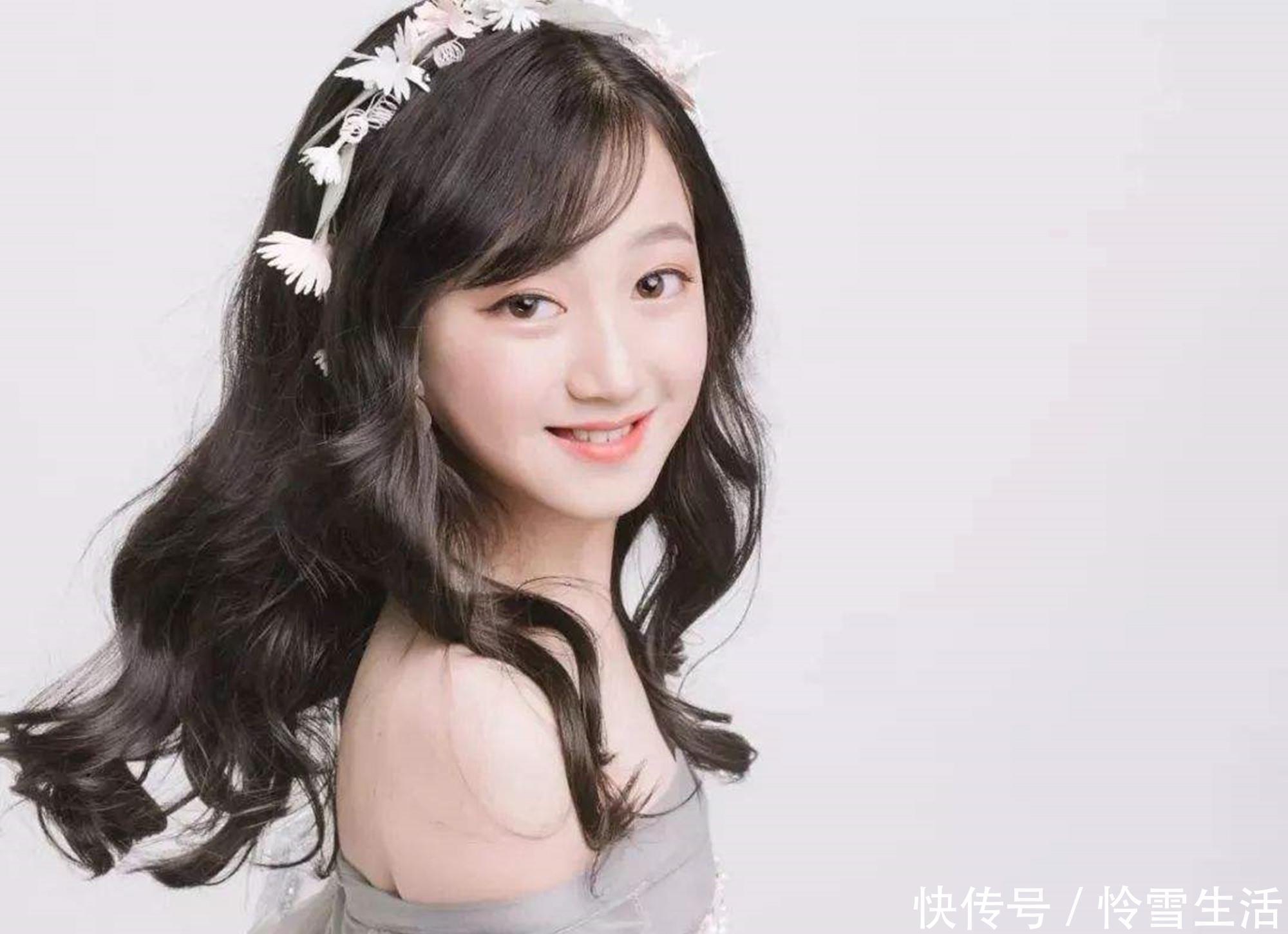 化妆|妈妈每天给女儿化妆，希望女儿美美哒，却不想两年后“南辕北辙”