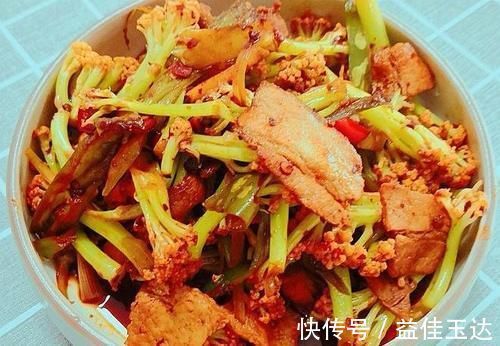 去餐馆必点的解馋下饭菜,在家几步就做完,让人食欲大开,三碗饭不够吃!