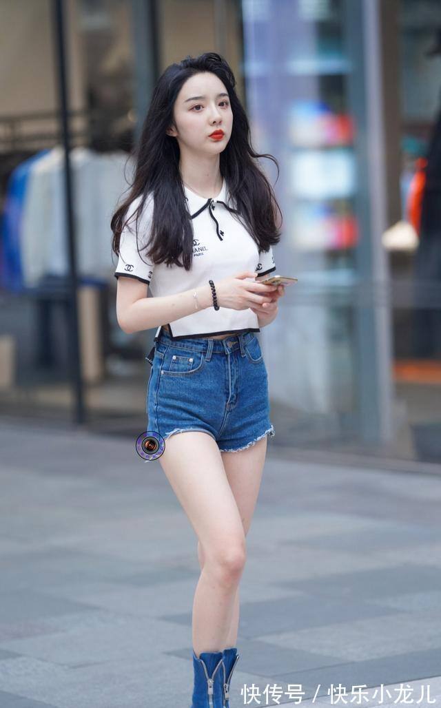 气质 打底裤展示姑娘的优雅,气质更加得到彰显,高挑显瘦