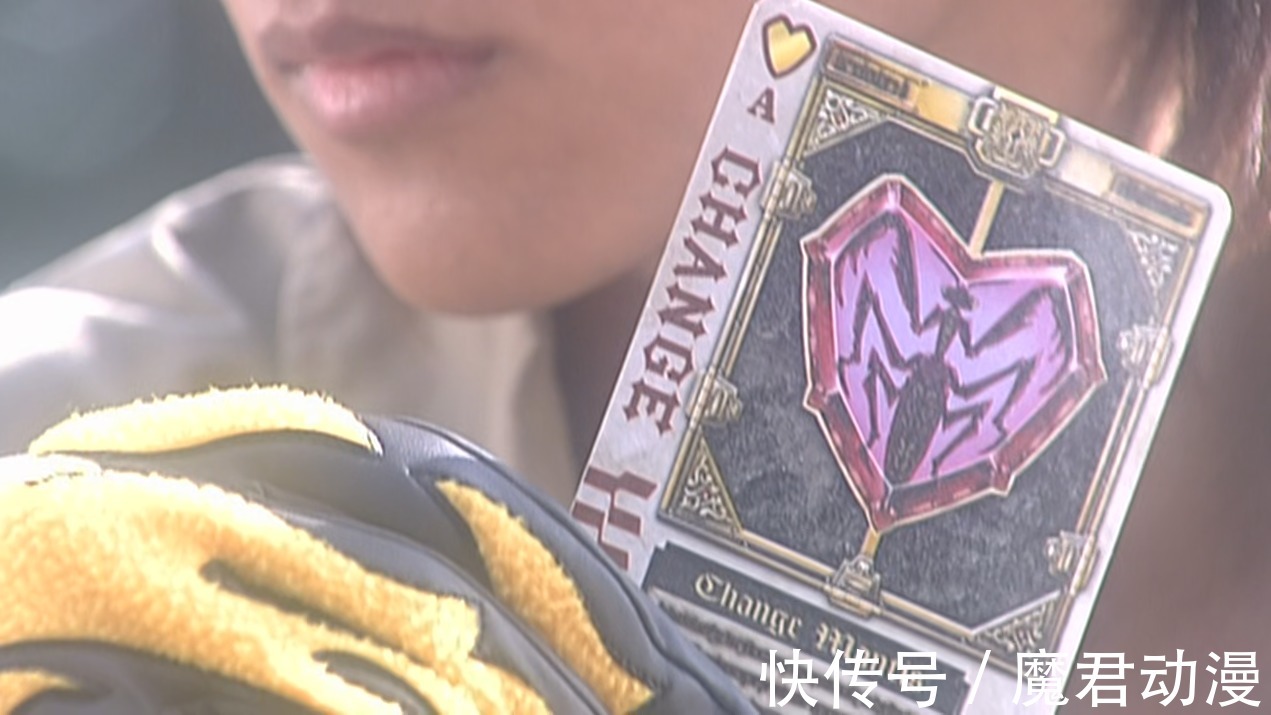 相川|假面骑士剑:飞蛾不死兽狂妄挑战“卡利斯”,实力不错可惜没脑子