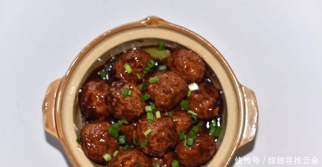 家庭团圆必吃它，红烧做法味道浓，能一下连吃三碗饭，全家都喜爱