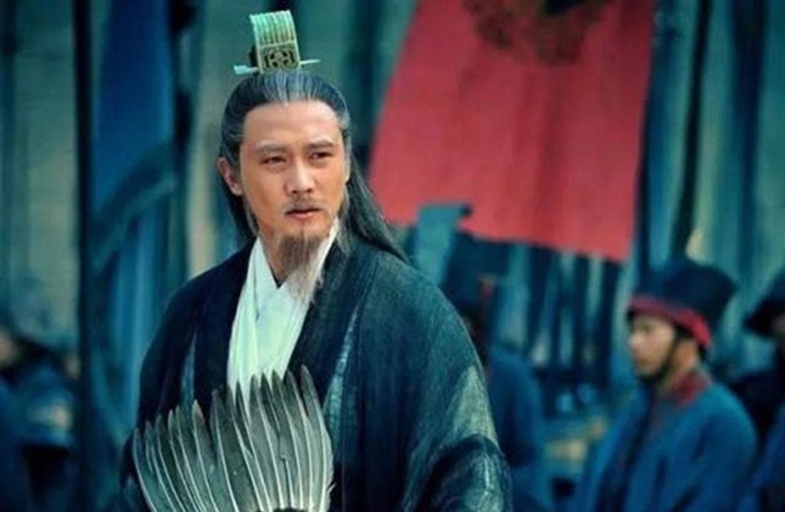 诸葛亮|刘禅继位后曾对诸葛亮说了8个字,让人困惑,诸葛亮究竟姓什么