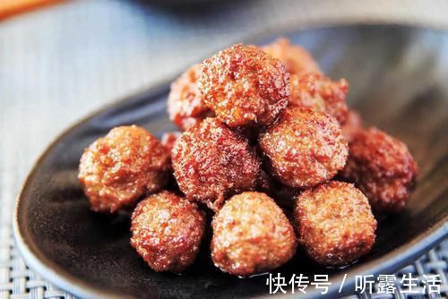 淀粉|过年炸丸子，别只会傻傻加淀粉，牢记这3放，鲜香酥脆，立刻光盘