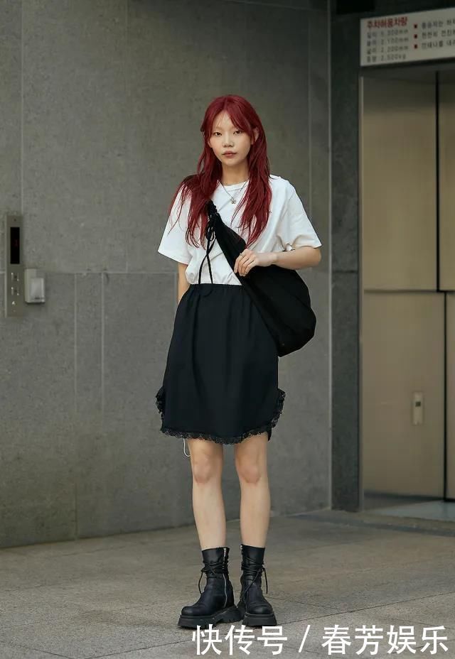 看街拍找灵感韩国女生的“夏日穿搭”好时髦,每套都想照着穿