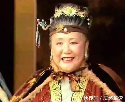贾母那么有钱,对刘姥姥又那么好,为何走时只送给她两件旧衣服?