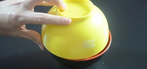 蒜皮|剥大蒜别再用刀拍了,只需借助它,快速又不伤手,方法太棒了