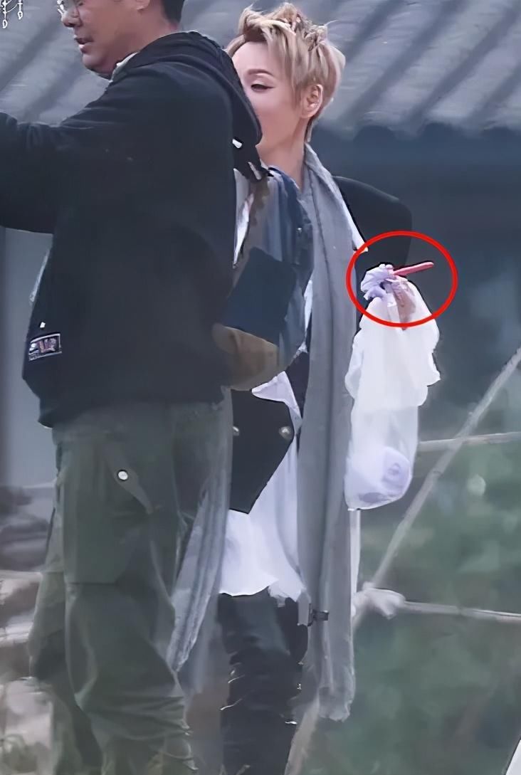  宁静|花少4来了，看到宁静这个动作可以等开撕了，这才是正宗浪姐味儿