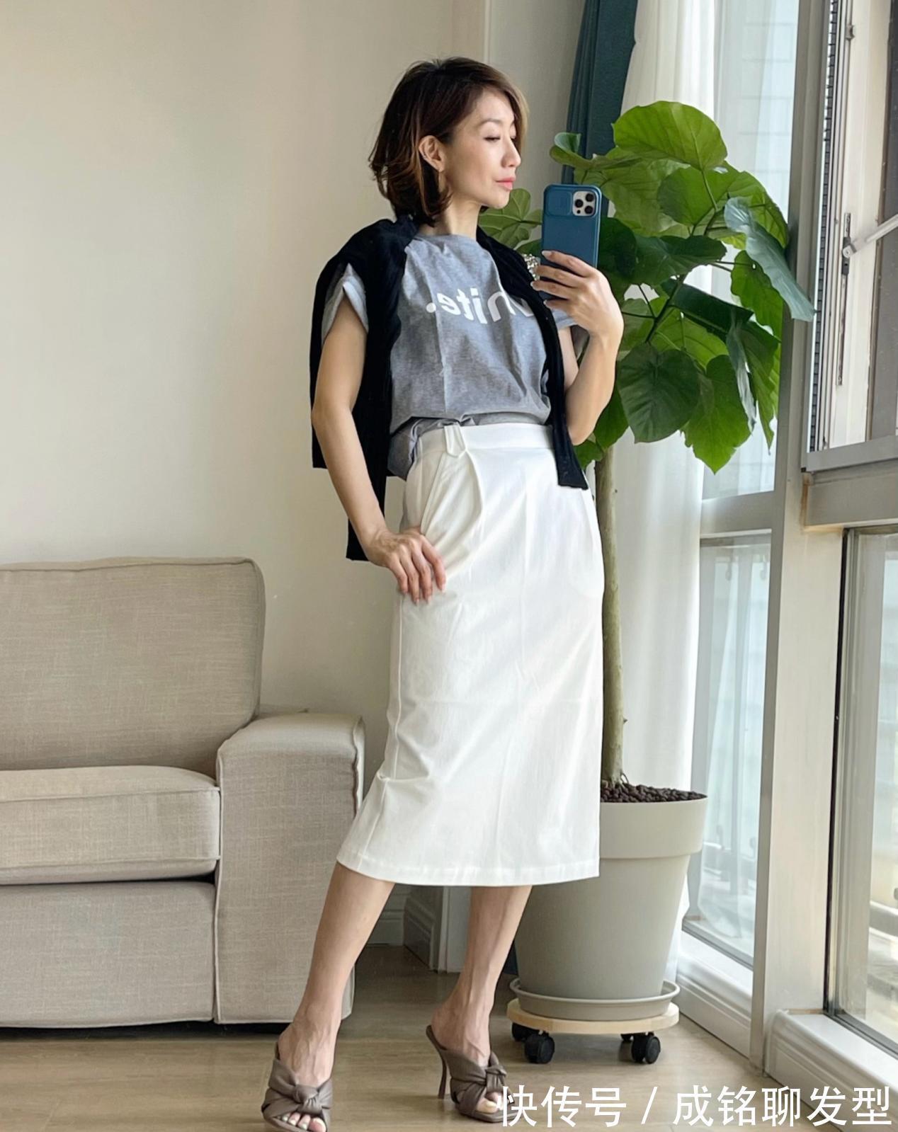 t恤|时尚圈中40岁女人这样穿,用简单的单品穿出减龄感,时髦又显气质