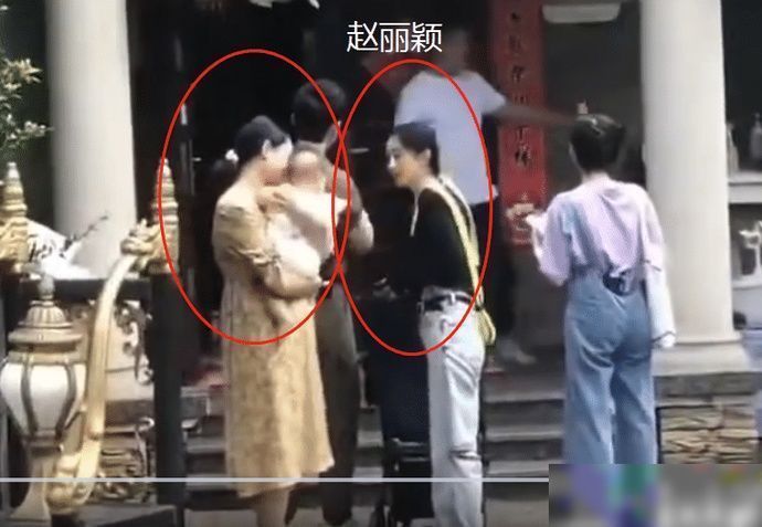 脚丫子|赵丽颖录节目却遇到小baby,看清她下意识动作,当妈的都懂