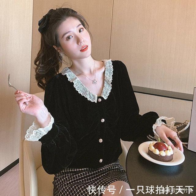 寒秋不要乱搭配,现在正流行针织衫+半裙,穿上时髦,知性又典雅