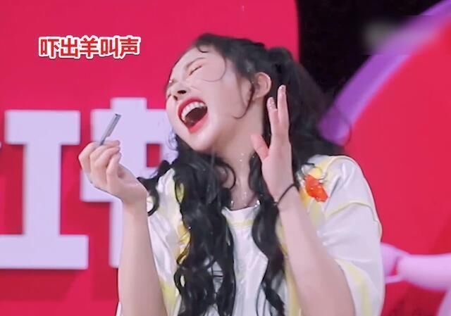 孔雪儿吓出羊叫声，刘雨昕被拖着走，THE9这游戏尺度是认真的