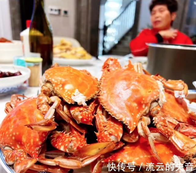 小羽|林丹陪家人过年亲自下厨,谢杏芳贴心为老公拍照,与婆婆相处融洽