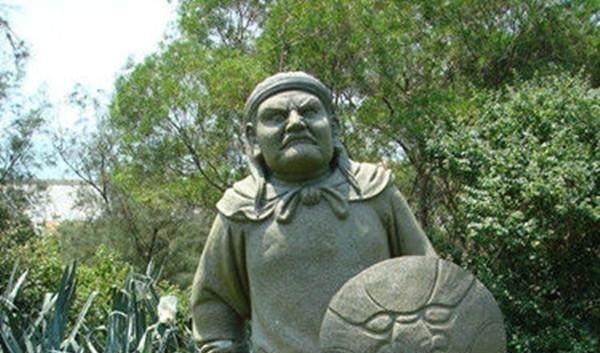 李衮#此人是梁山地飞星, 兵器多达二十六件, 擅长的却是团队作战!