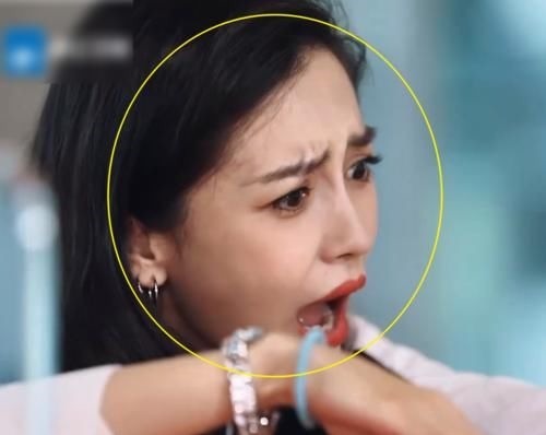 電流|跑男玩游戲有多狠？鄧紫棋被電擊到口水直流，楊穎尖叫皺紋藏不住