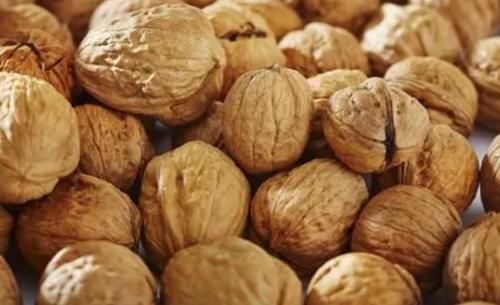 结节|甲状腺结节可以吃核桃吗？提示：想要散结，“3种零食”需少吃