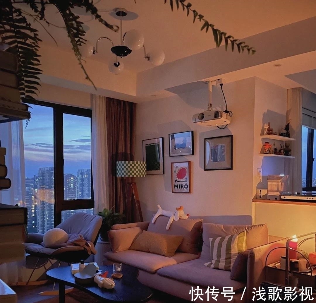 投影仪|业主80㎡的西边套,装下来花费30万,三房改两房,就一个字“值”