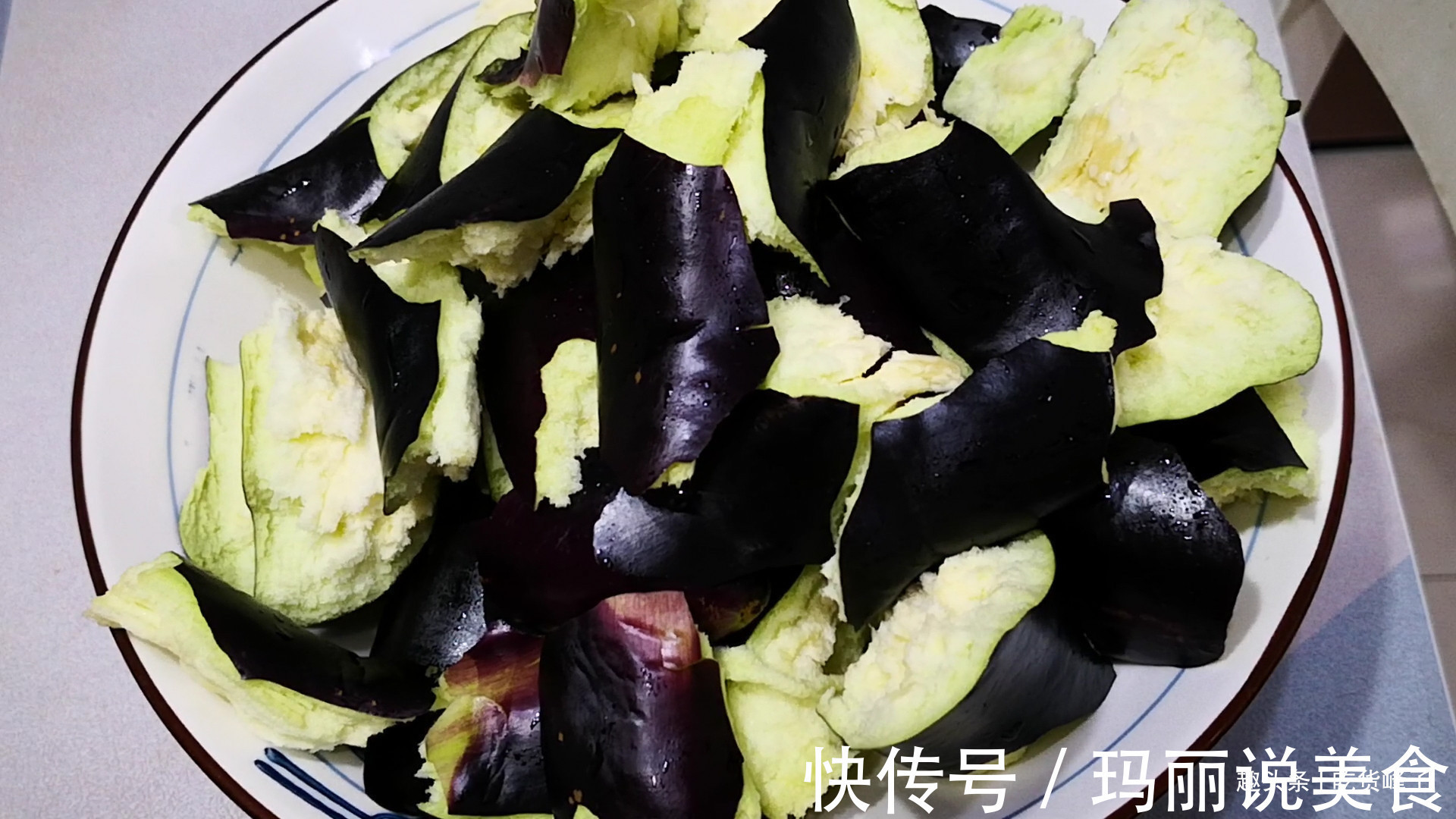 红烧排骨茄子家常做法,鲜香四溢,营养好吃,一大锅不够吃!