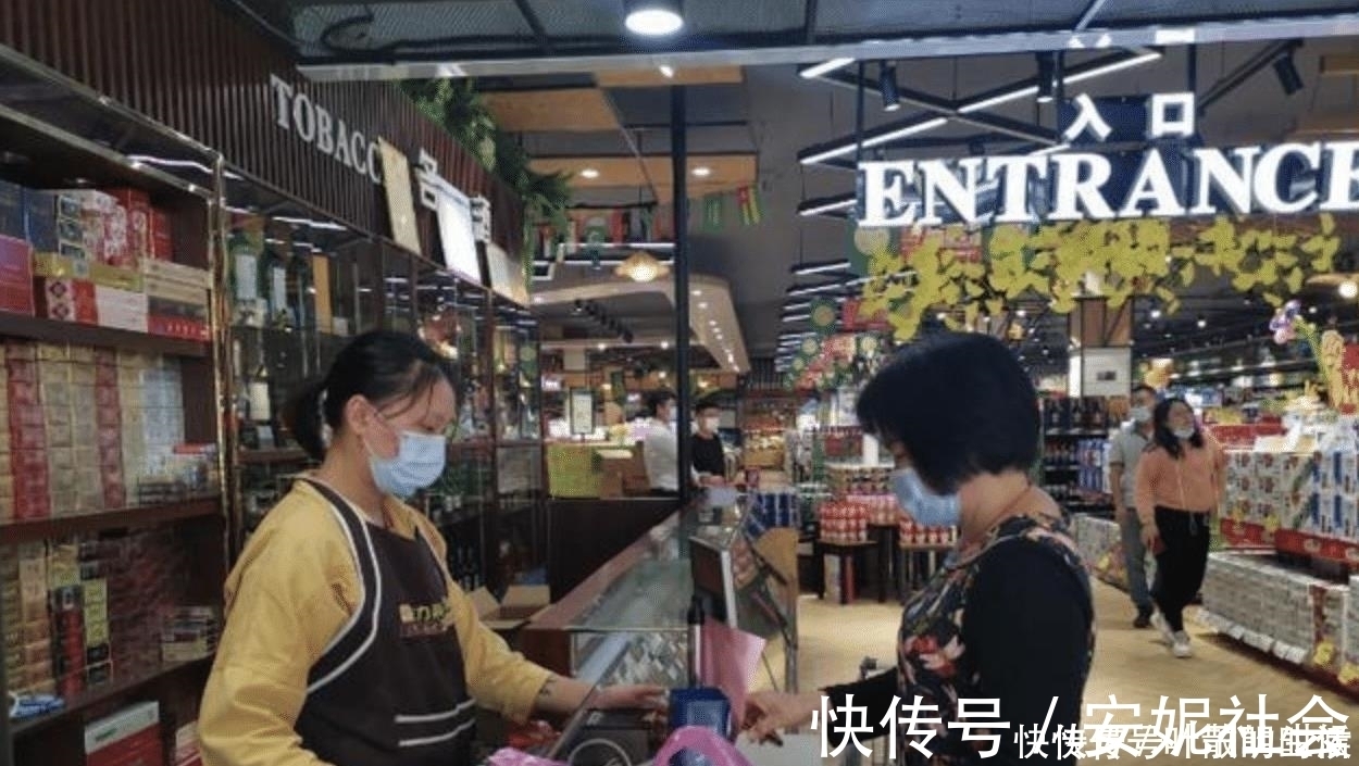 犯错|“孩子偷了东西,麻烦搜身检查”,妈妈的做法,让工作人员服气