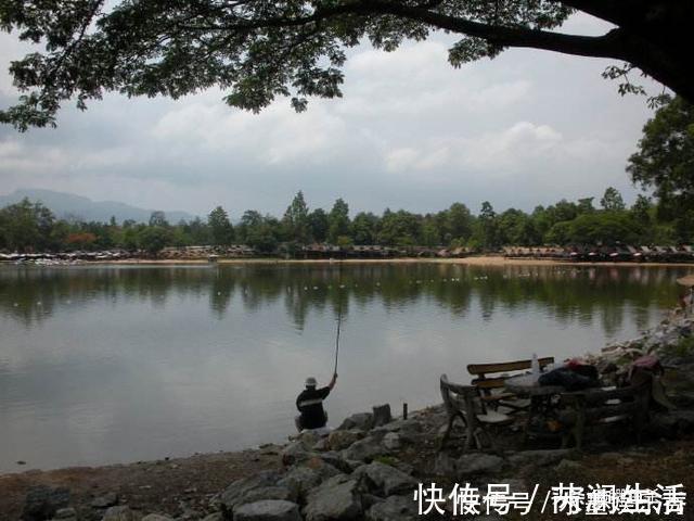 别再抢老钓位了，“秋老虎”鱼儿都藏在这，选这垂钓事半功倍