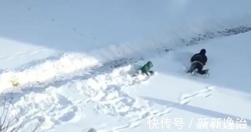 扫把|“佛系奶爸”带娃雪地里打滚火了，奶奶提着扫把还有3秒到达现场