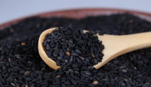 比频繁洗发更伤头发的三种行为,最后一种,很多人“明知故犯”