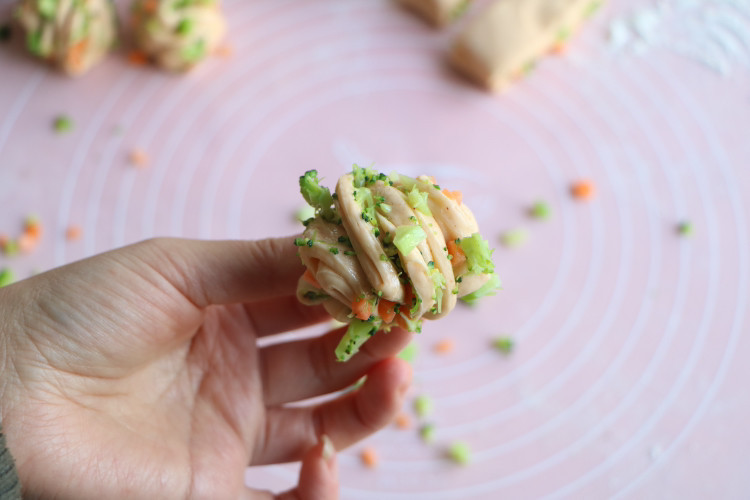 冬天给女儿做了这早餐,松软酥脆,上桌就吃3个,隔三差五做一锅