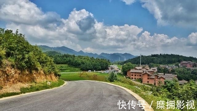 风景|这座夏天19℃的“蜜雪冰城”有多好吃？美食比成都更上头，风景比川西更惊艳！