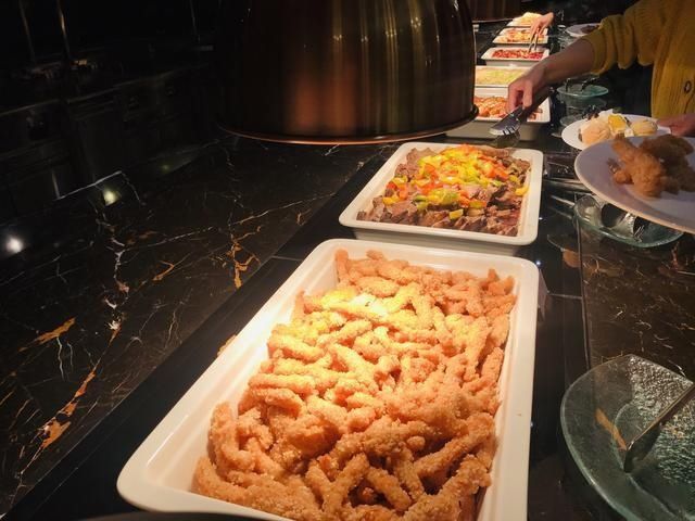  酒店|人均200+的五星级酒店自助餐，怎么吃才能回本？