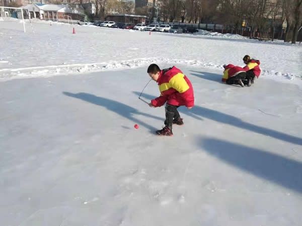 东华小学：【东华?华彩】乐享冬趣，载梦冰雪（图）