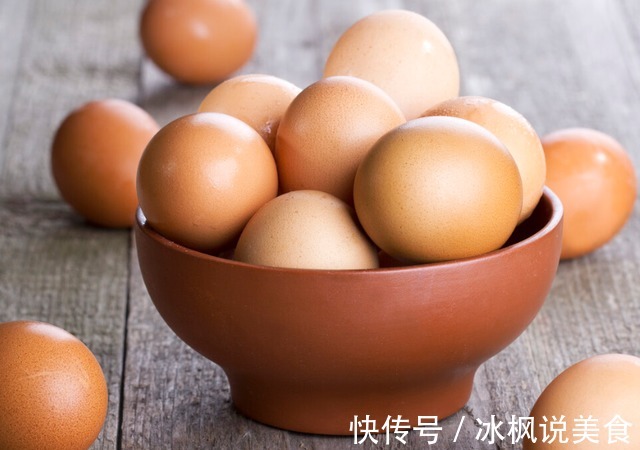 鸡蛋是怎么放到油桶里的方法做法可能和你想的不一样，很简单