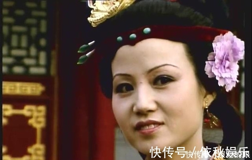 元春!人人唾弃的赵姨娘,凭借了不起的举动,迫使王夫人吃斋念佛