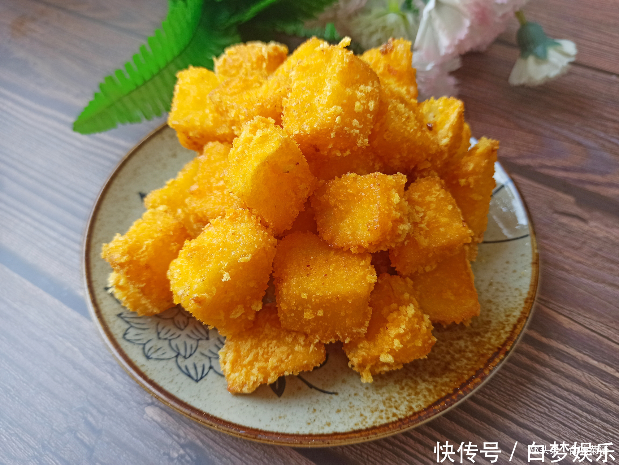 苹果最好吃的做法,加上鸡蛋搅一搅,酥脆香甜,孩子常吃增强记忆