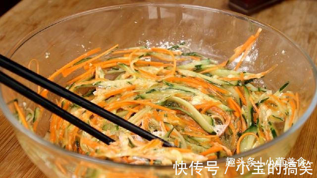 吃早餐换个新花样，1根胡萝卜1根黄瓜，轻松做早餐饼，太好吃了