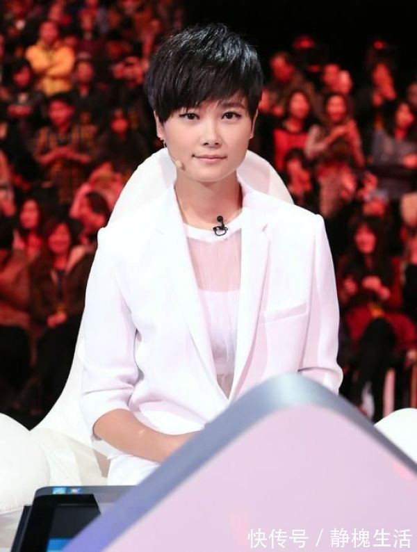 尴尬了李宇春担任好声音导师,同为快女冠军的她们却是参赛选手